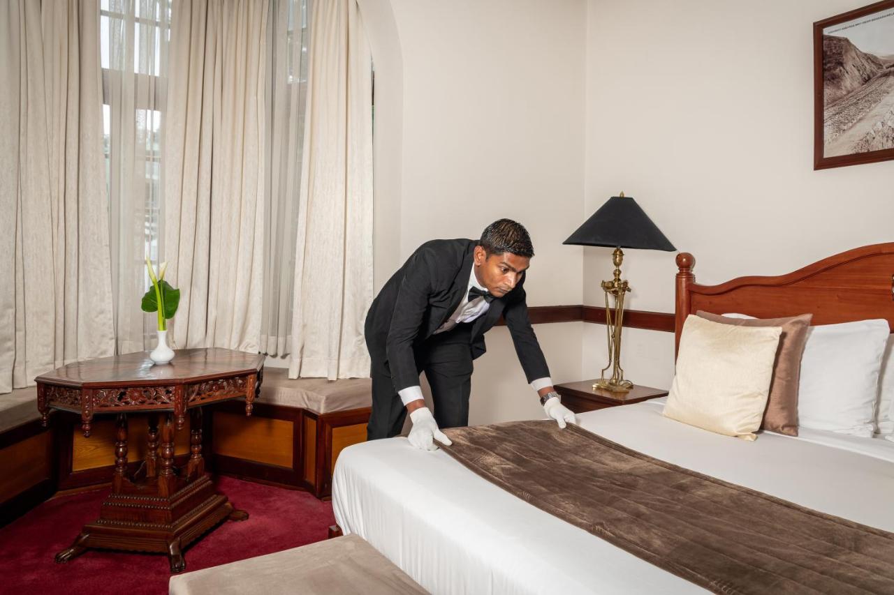 Junior Suite Governor's Wing