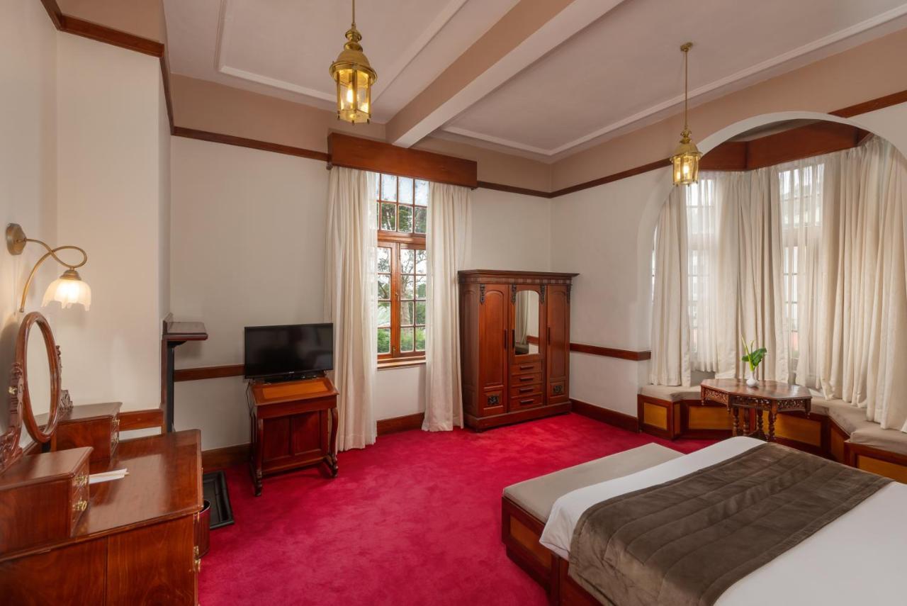 Junior Suite Governor's Wing