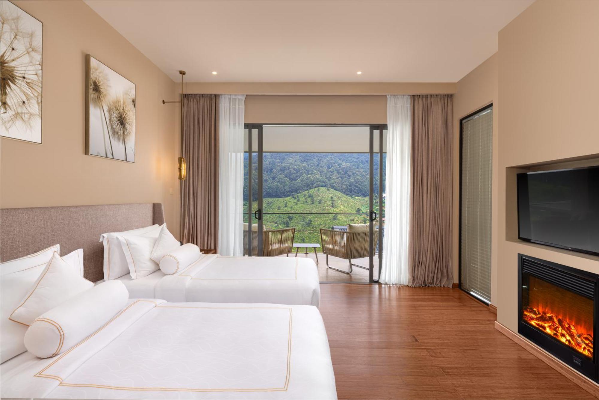 Mountain View Suite a Visit to Organic Strawberry & Vegetable garden to pick your own Strawberry on Spa Excursions Early check Late check out on availability