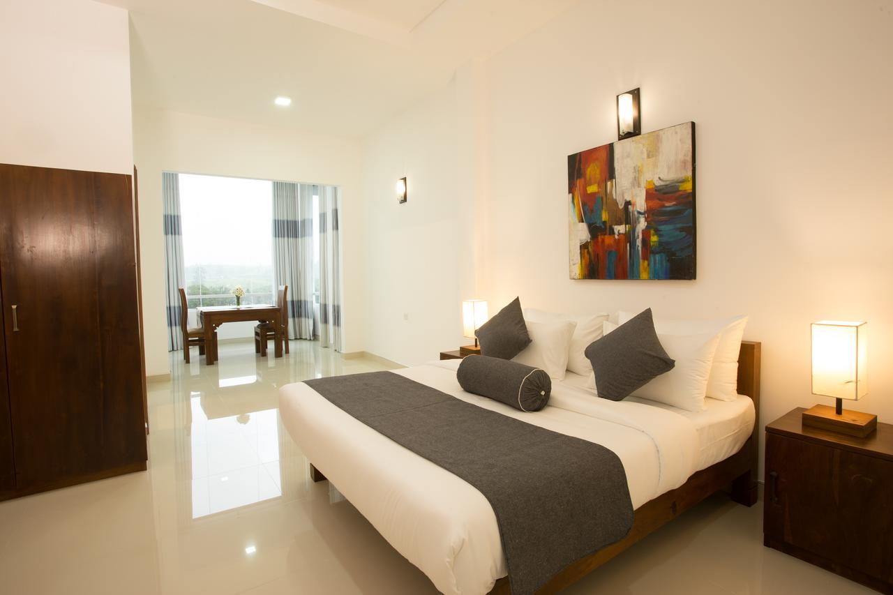Deluxe King Suite