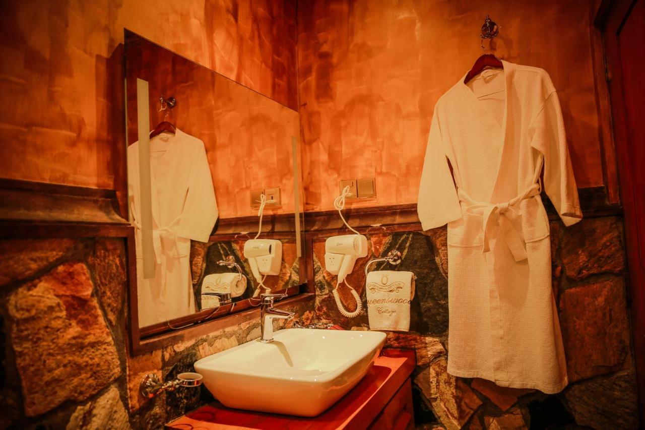 Deluxe Double Room Bath