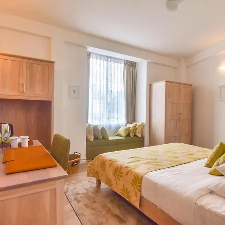 The Lynden Grove-2