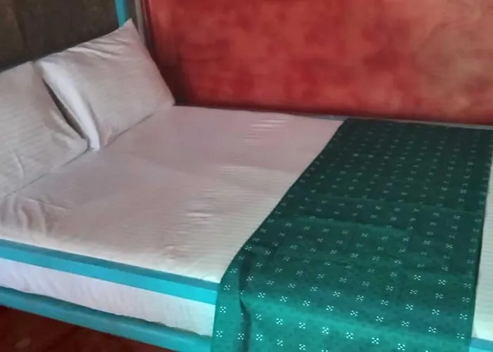 The Train View Bed & Breakfast Nuwara Eliya