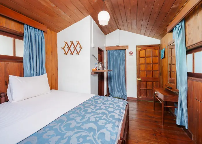 Oak Ray Golf Green Nuwara Eliya