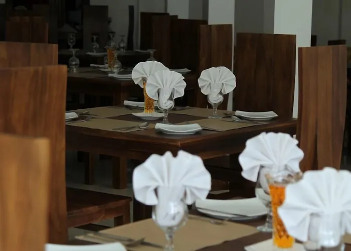 The Queensburry City Hotel Nuwara Eliya